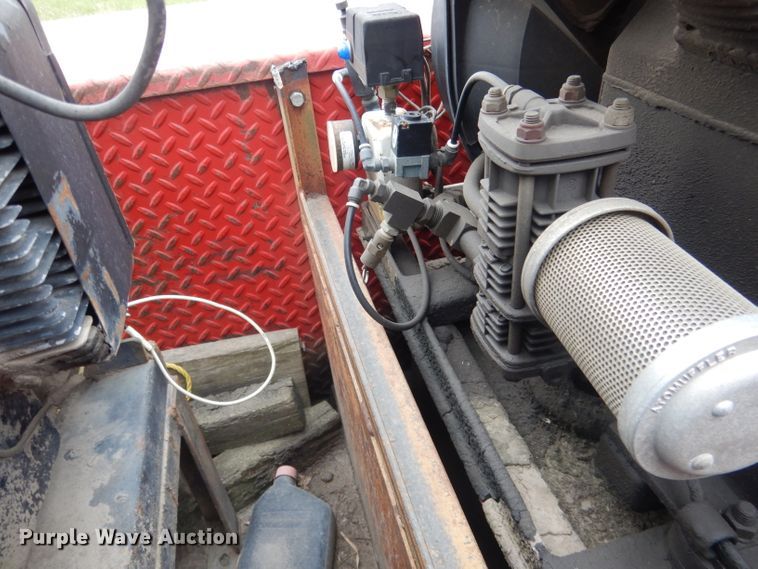 image for item FI9048 1995 Ford F450 Super Duty  utility / service truck