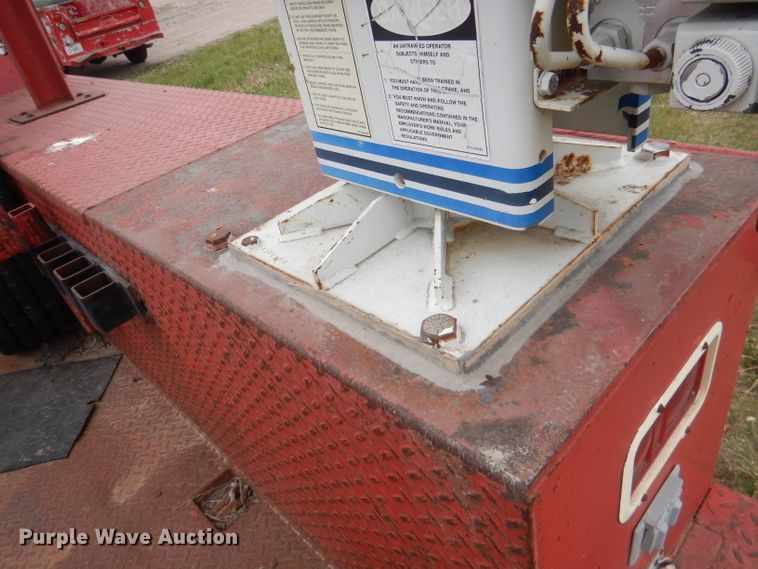 image for item FI9048 1995 Ford F450 Super Duty  utility / service truck