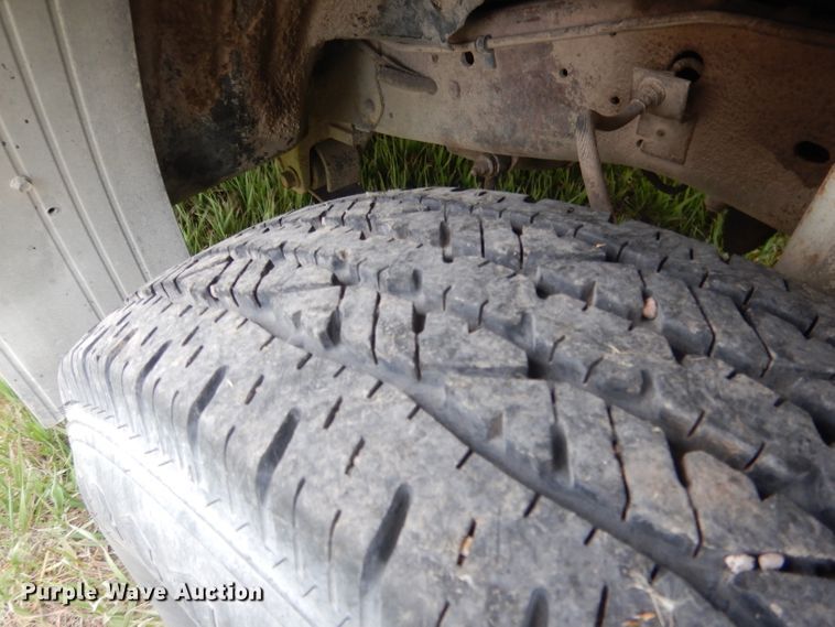 image for item FI9048 1995 Ford F450 Super Duty  utility / service truck