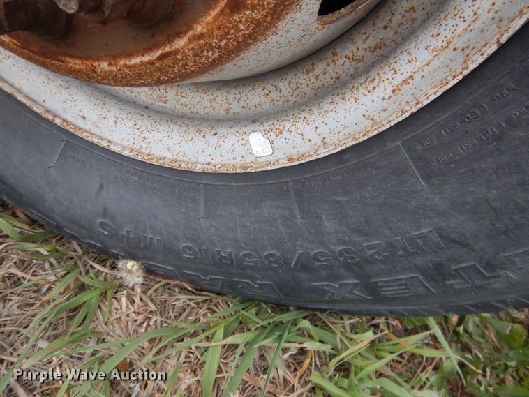 image for item FI9048 1995 Ford F450 Super Duty  utility / service truck