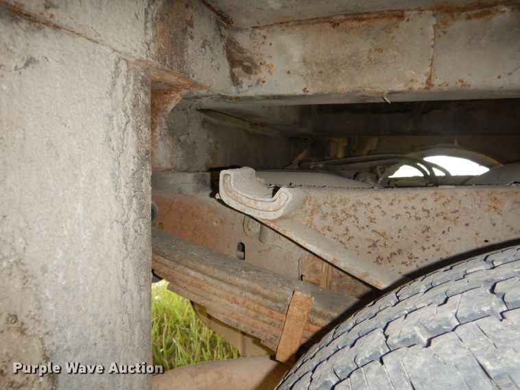 image for item FI9048 1995 Ford F450 Super Duty  utility / service truck