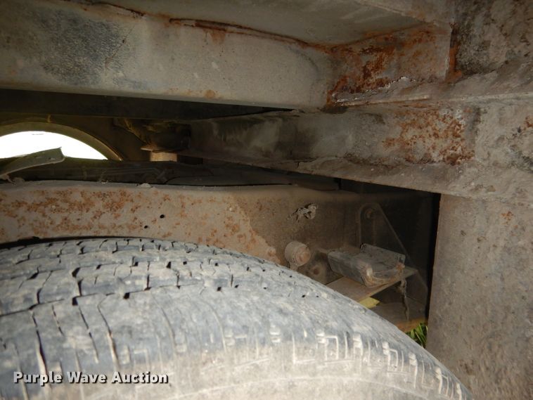 image for item FI9048 1995 Ford F450 Super Duty  utility / service truck