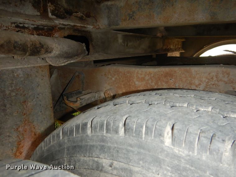 image for item FI9048 1995 Ford F450 Super Duty  utility / service truck