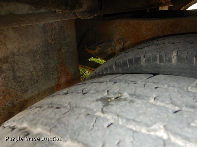 image for item FI9048 1995 Ford F450 Super Duty  utility / service truck