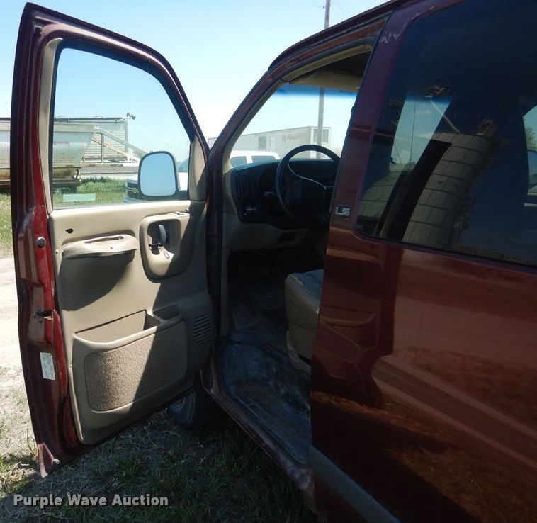 image for item FI9052 1999 Chevrolet Express 3500  van