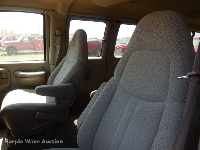 image for item FI9052 1999 Chevrolet Express 3500  van