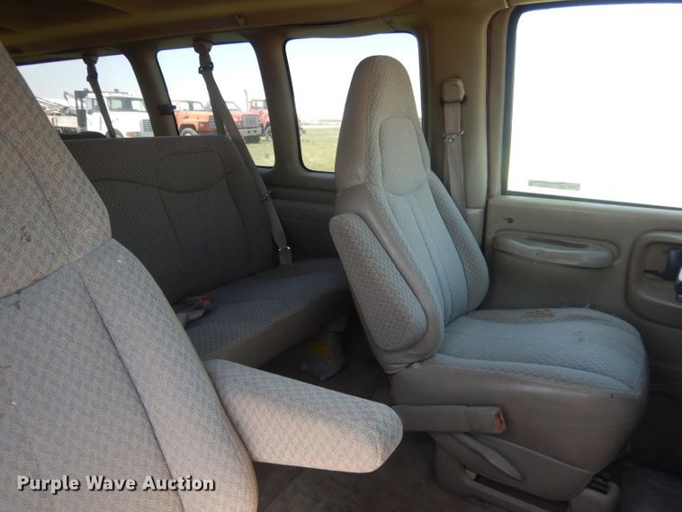 image for item FI9052 1999 Chevrolet Express 3500  van