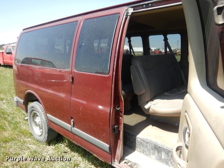 image for item FI9052 1999 Chevrolet Express 3500  van