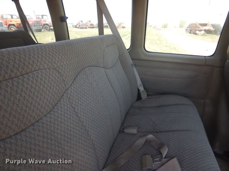 image for item FI9052 1999 Chevrolet Express 3500  van