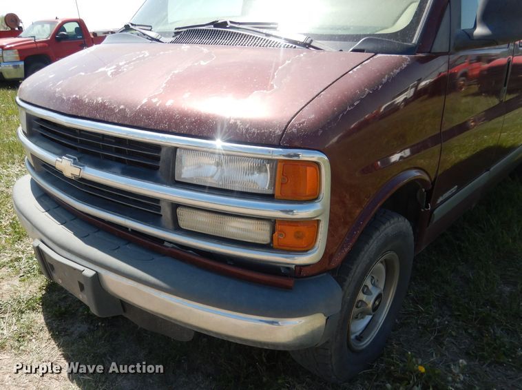 image for item FI9052 1999 Chevrolet Express 3500  van