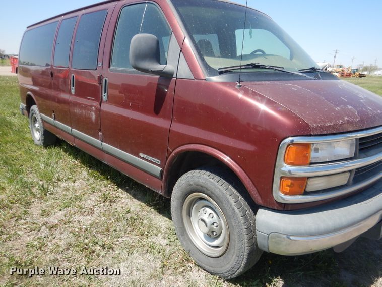 image for item FI9052 1999 Chevrolet Express 3500  van