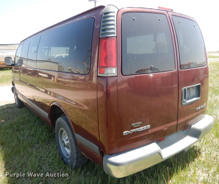 image for item FI9052 1999 Chevrolet Express 3500  van