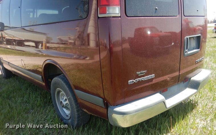 image for item FI9052 1999 Chevrolet Express 3500  van