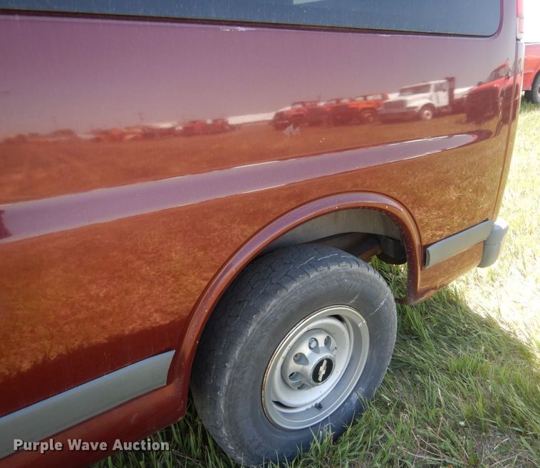 image for item FI9052 1999 Chevrolet Express 3500  van