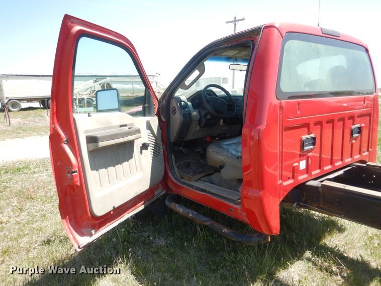 image for item FI9054 2008 Ford F550 Super Duty  truck cab and chassis