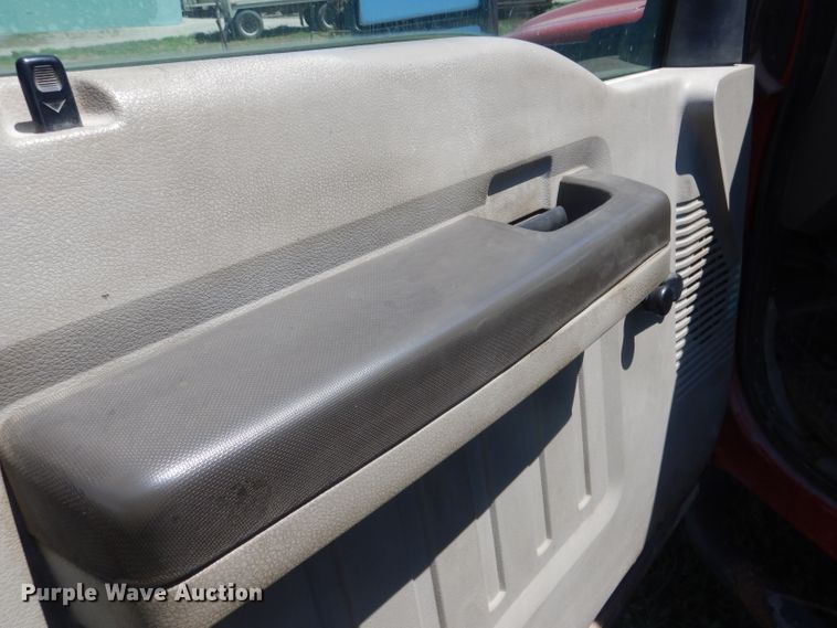 image for item FI9054 2008 Ford F550 Super Duty  truck cab and chassis