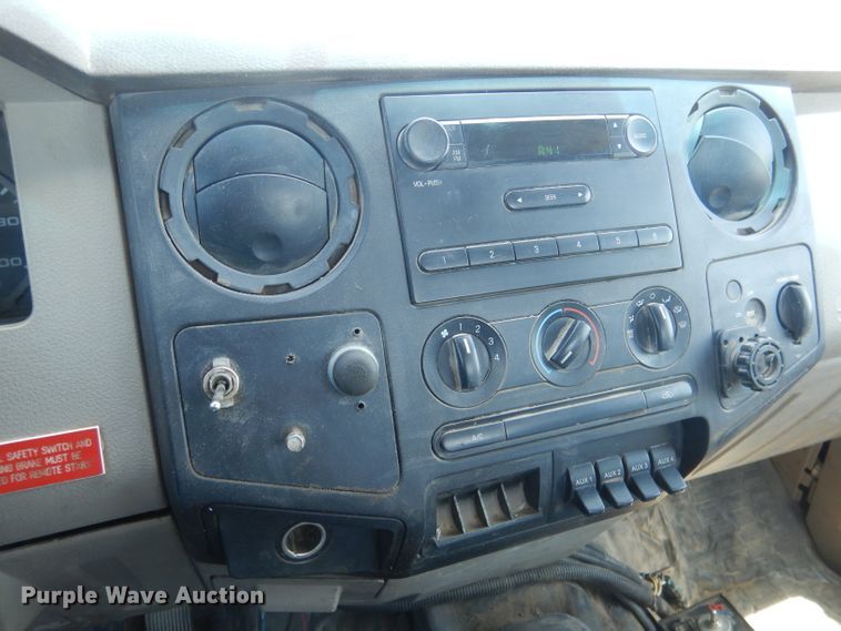 image for item FI9054 2008 Ford F550 Super Duty  truck cab and chassis