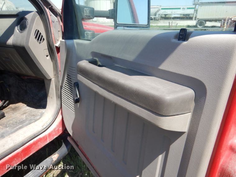 image for item FI9054 2008 Ford F550 Super Duty  truck cab and chassis