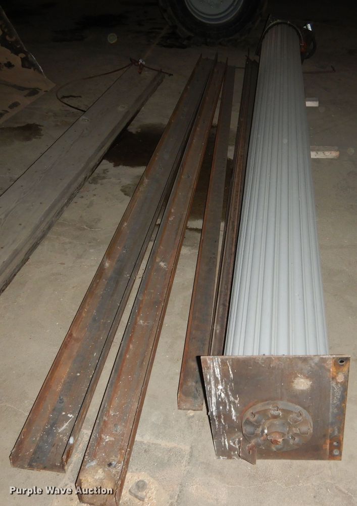 image for item FI9071 Steel roll up garage door