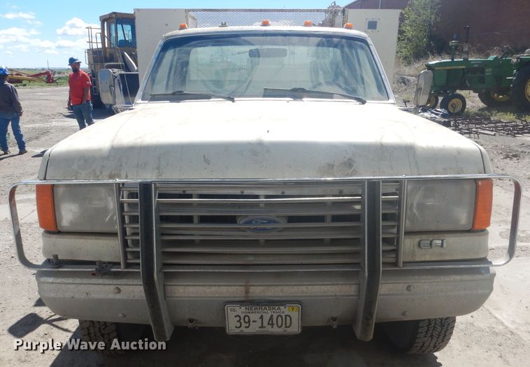 image for item FI9098 1989 Ford F450 Super Duty  utility / service truck