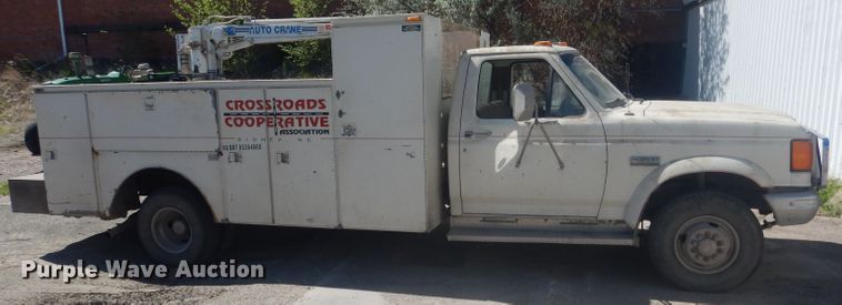 image for item FI9098 1989 Ford F450 Super Duty  utility / service truck