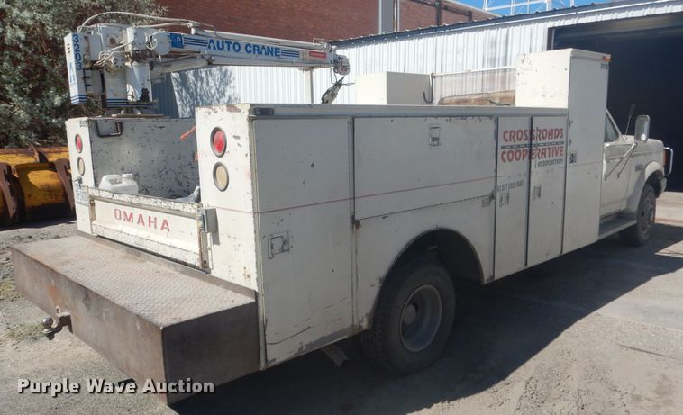 image for item FI9098 1989 Ford F450 Super Duty  utility / service truck