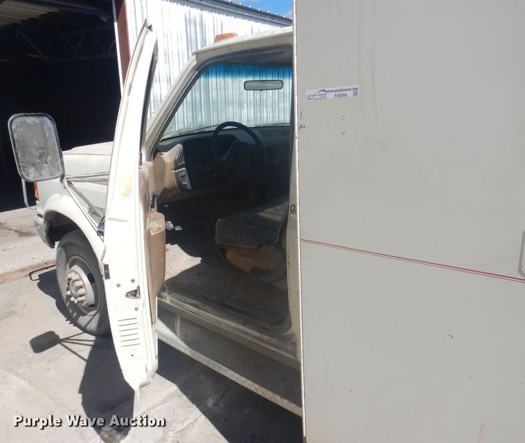 image for item FI9098 1989 Ford F450 Super Duty  utility / service truck
