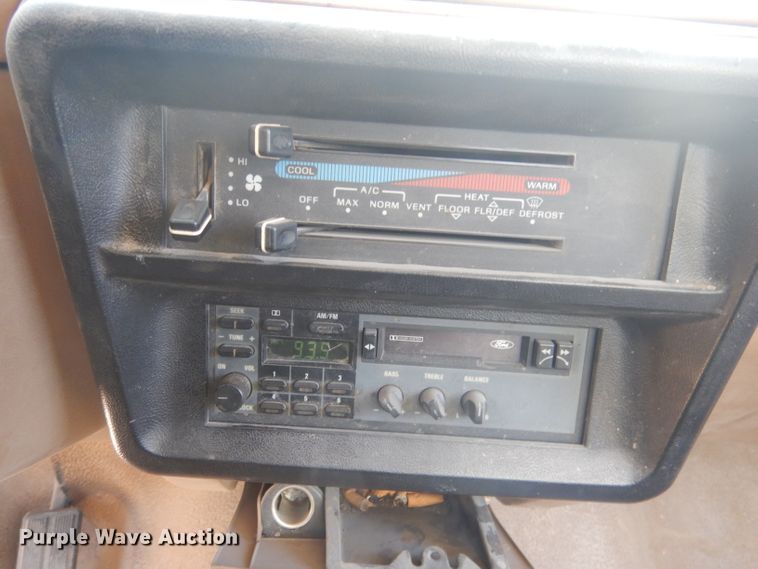 image for item FI9098 1989 Ford F450 Super Duty  utility / service truck