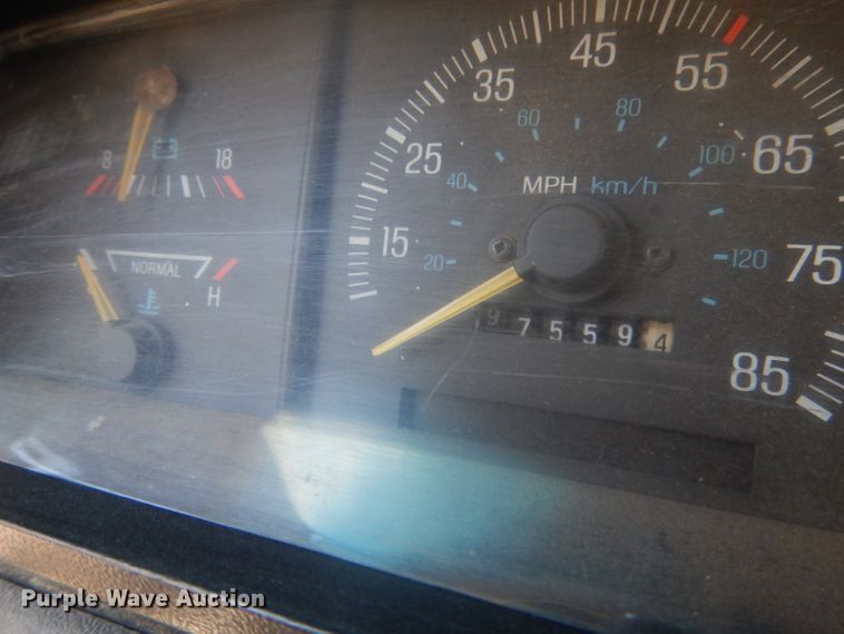 image for item FI9098 1989 Ford F450 Super Duty  utility / service truck