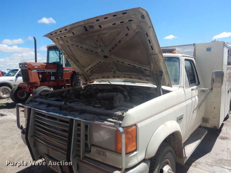 image for item FI9098 1989 Ford F450 Super Duty  utility / service truck