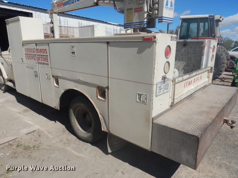 image for item FI9098 1989 Ford F450 Super Duty  utility / service truck