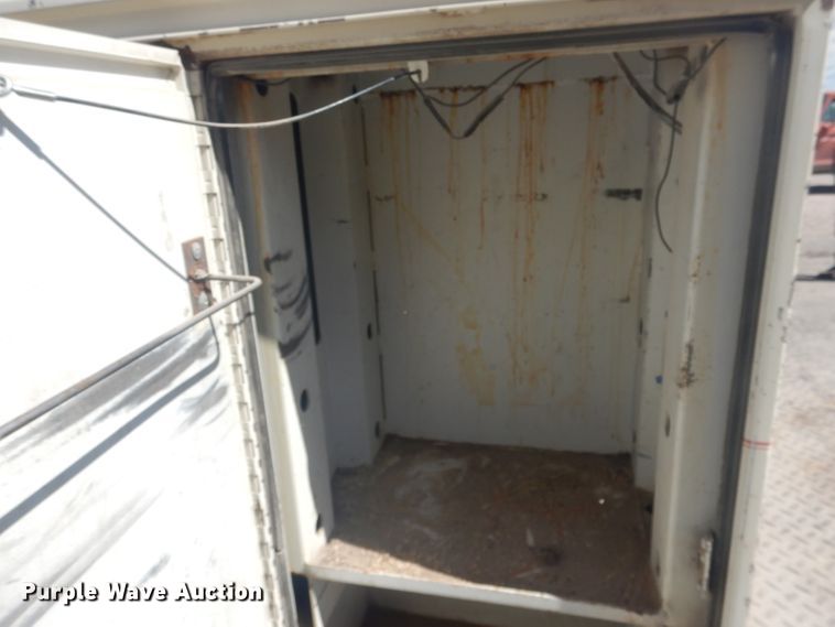 image for item FI9098 1989 Ford F450 Super Duty  utility / service truck