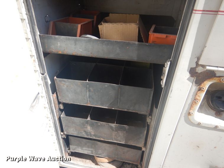 image for item FI9098 1989 Ford F450 Super Duty  utility / service truck