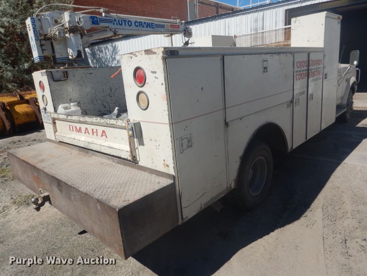 image for item FI9098 1989 Ford F450 Super Duty  utility / service truck