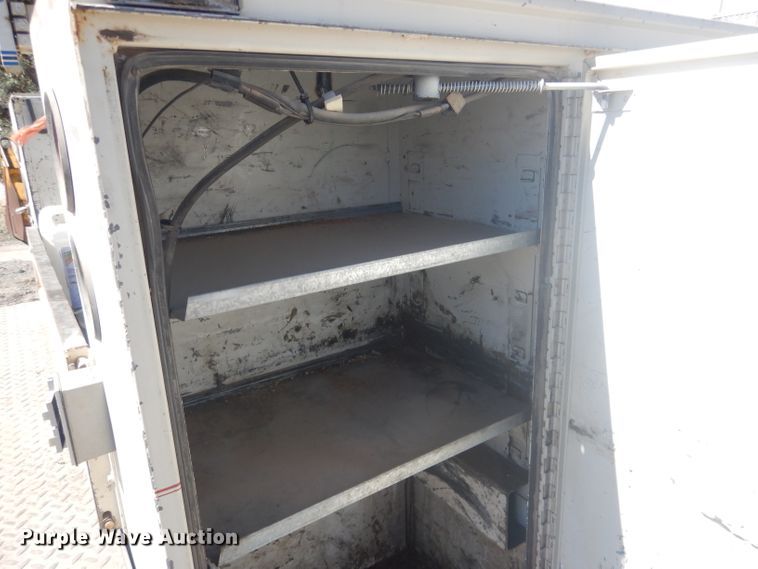 image for item FI9098 1989 Ford F450 Super Duty  utility / service truck