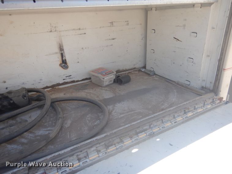 image for item FI9098 1989 Ford F450 Super Duty  utility / service truck