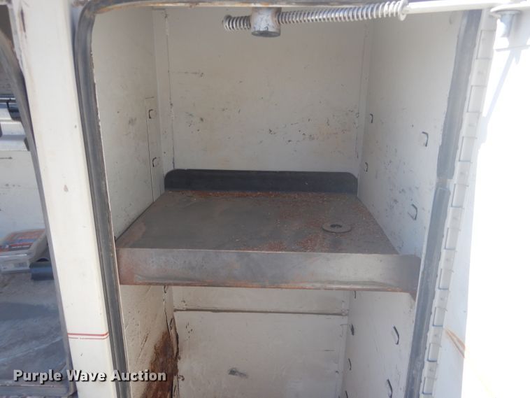 image for item FI9098 1989 Ford F450 Super Duty  utility / service truck