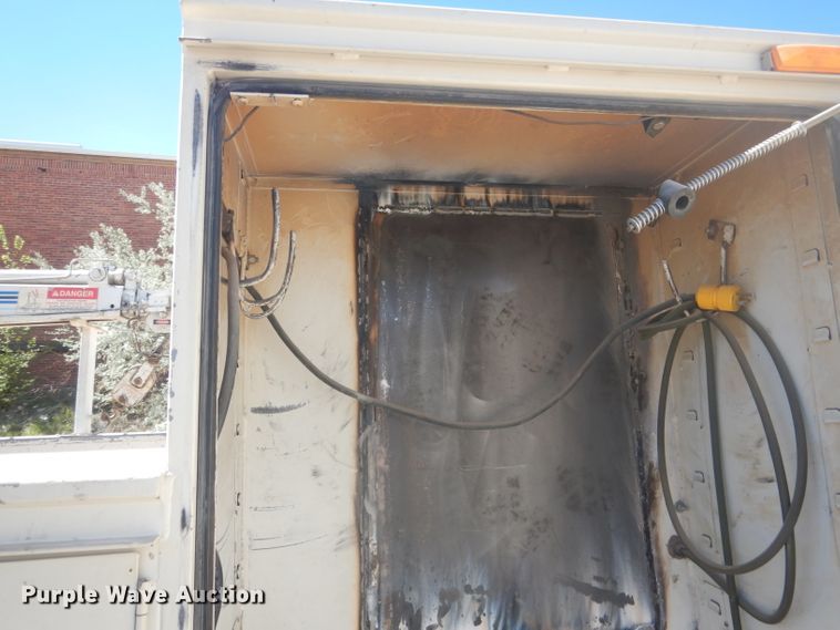 image for item FI9098 1989 Ford F450 Super Duty  utility / service truck