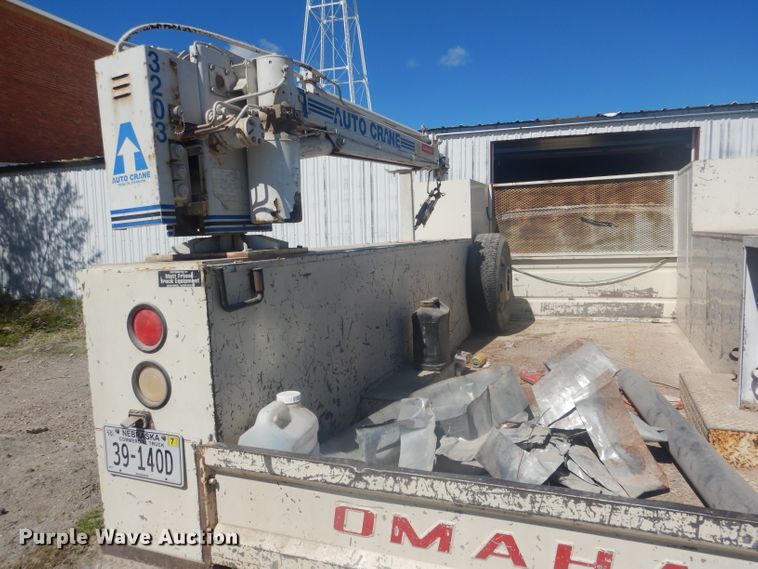 image for item FI9098 1989 Ford F450 Super Duty  utility / service truck