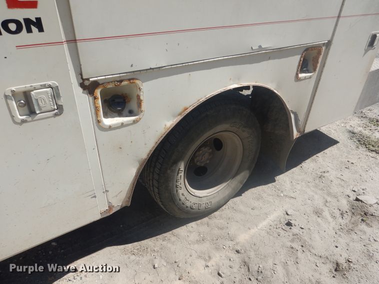 image for item FI9098 1989 Ford F450 Super Duty  utility / service truck