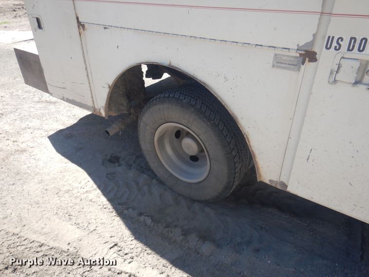 image for item FI9098 1989 Ford F450 Super Duty  utility / service truck