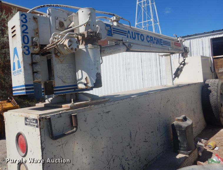 image for item FI9098 1989 Ford F450 Super Duty  utility / service truck