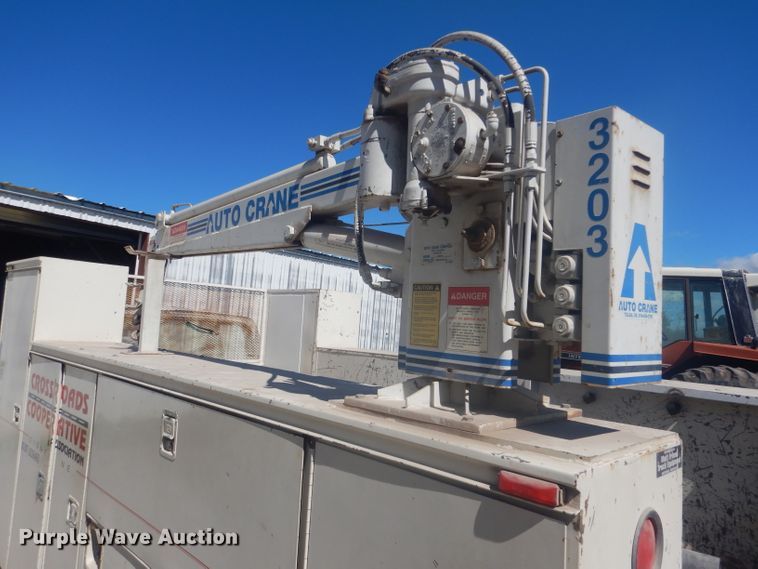 image for item FI9098 1989 Ford F450 Super Duty  utility / service truck