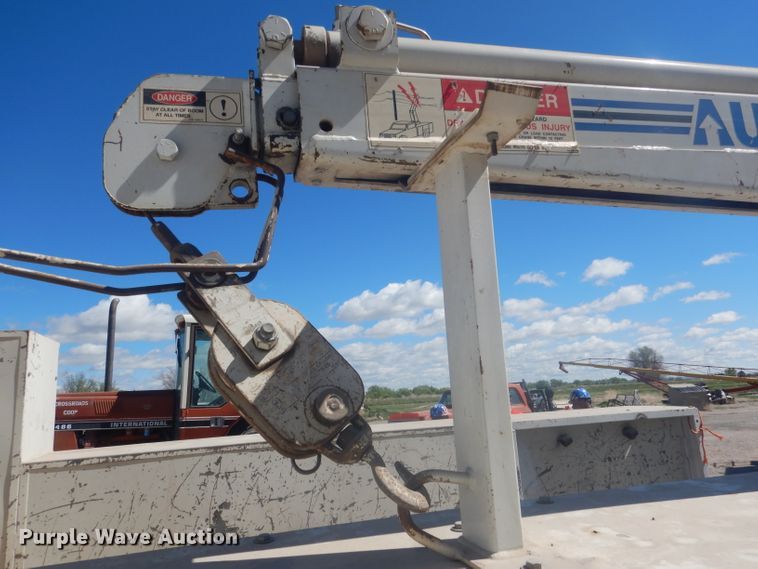 image for item FI9098 1989 Ford F450 Super Duty  utility / service truck