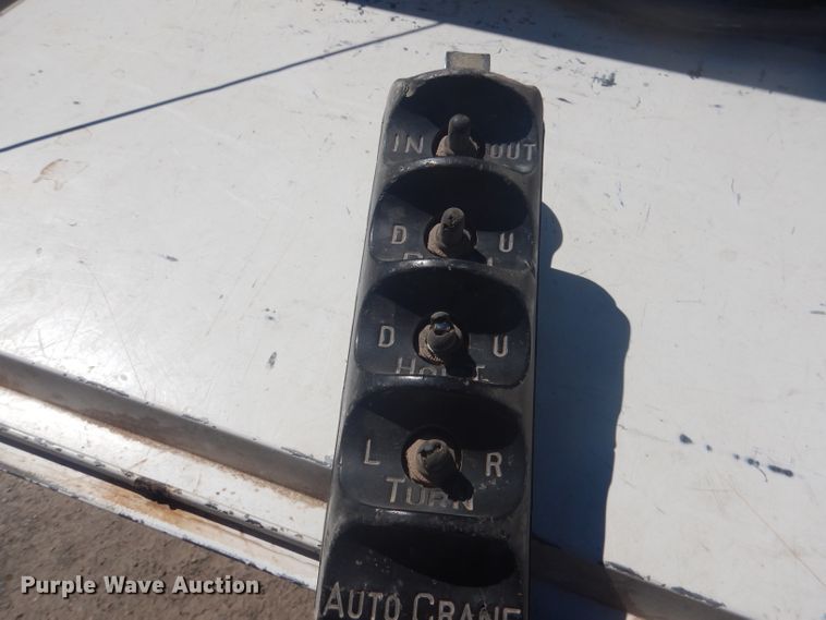 image for item FI9098 1989 Ford F450 Super Duty  utility / service truck