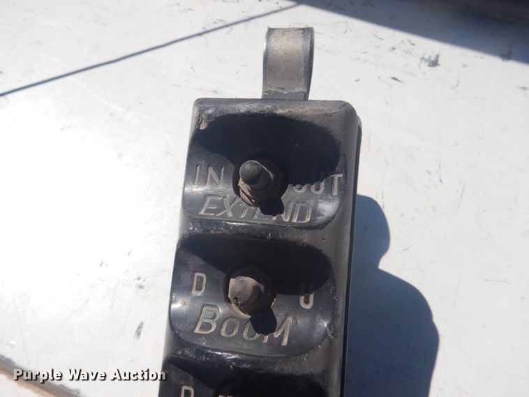 image for item FI9098 1989 Ford F450 Super Duty  utility / service truck