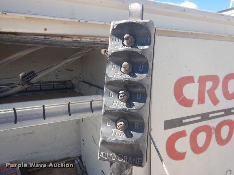 image for item FI9098 1989 Ford F450 Super Duty  utility / service truck