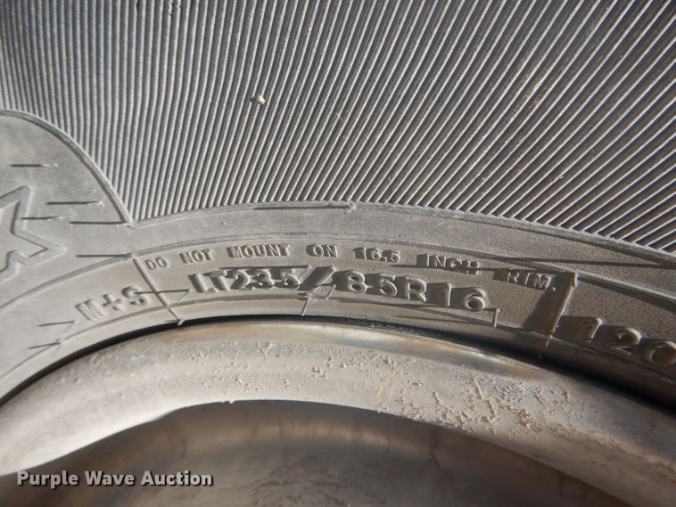 image for item FI9098 1989 Ford F450 Super Duty  utility / service truck