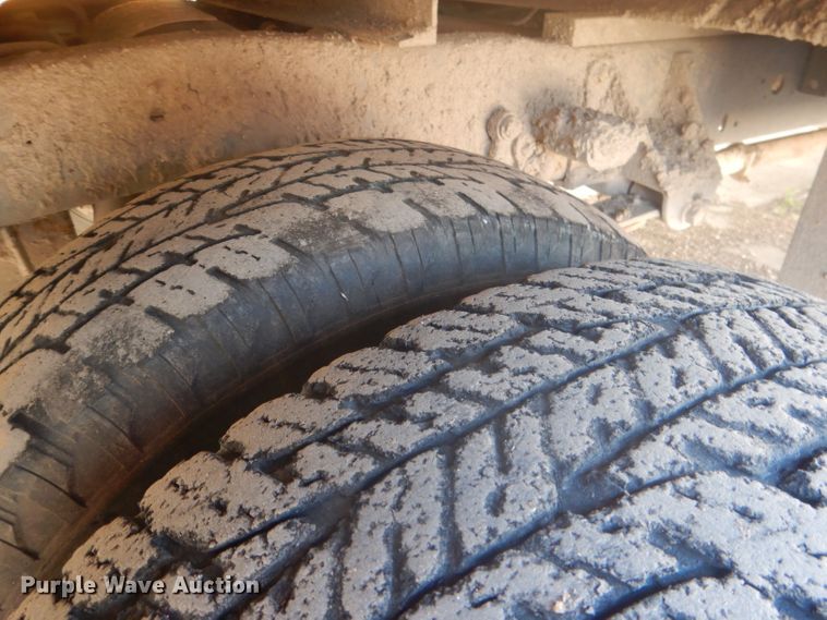 image for item FI9098 1989 Ford F450 Super Duty  utility / service truck