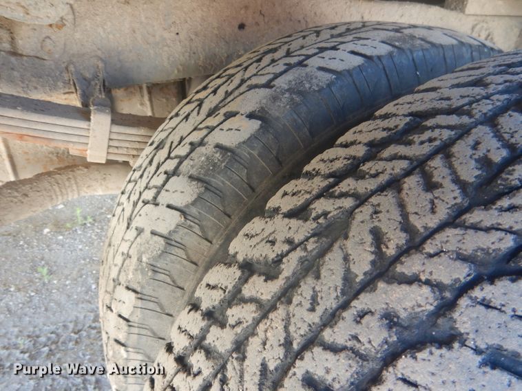 image for item FI9098 1989 Ford F450 Super Duty  utility / service truck